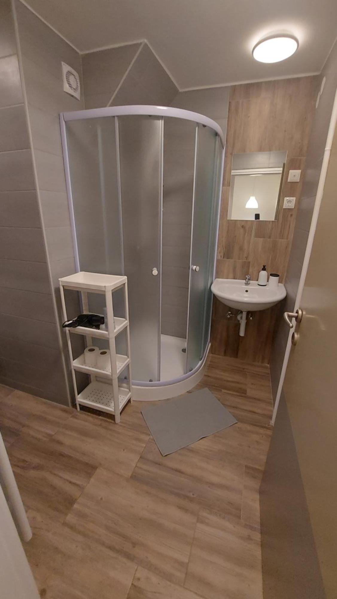 Sweet Apartments With Free Private Parking Ljubljana Rum bild